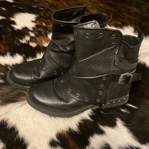 Womens boots black size 9